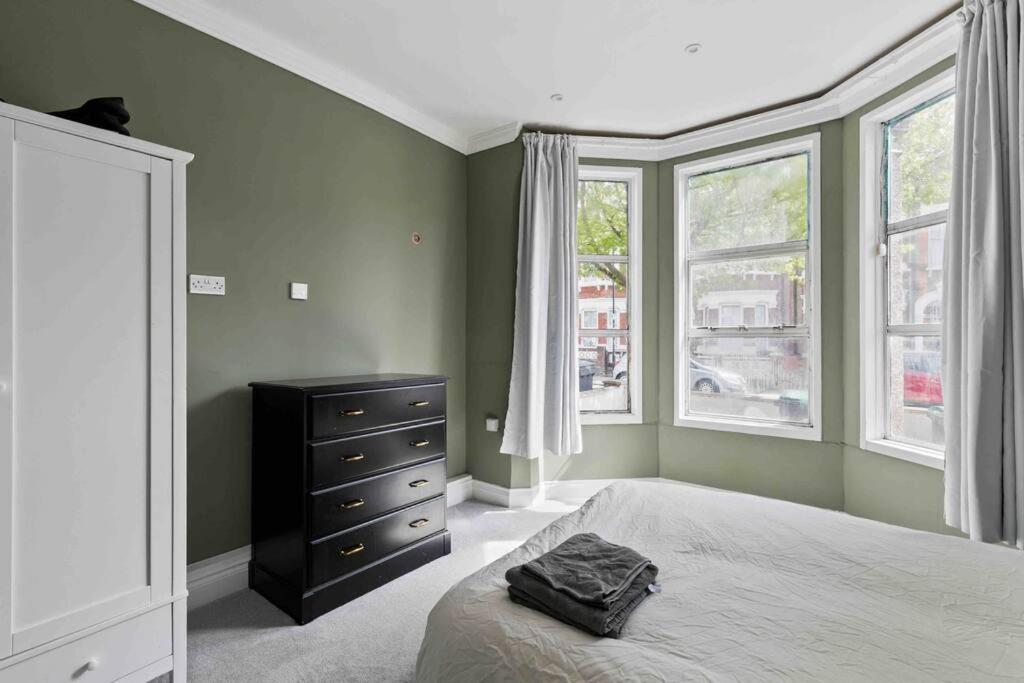 Modern 3 Bed Apartment In Tottenham Λονδίνο Εξωτερικό φωτογραφία